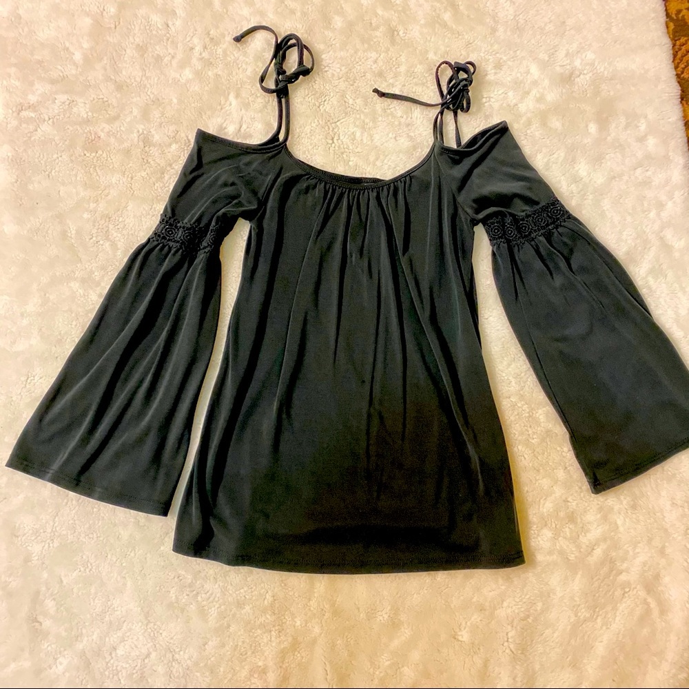 Design Lab Lord & Taylor Cold Sholder Women Blouse